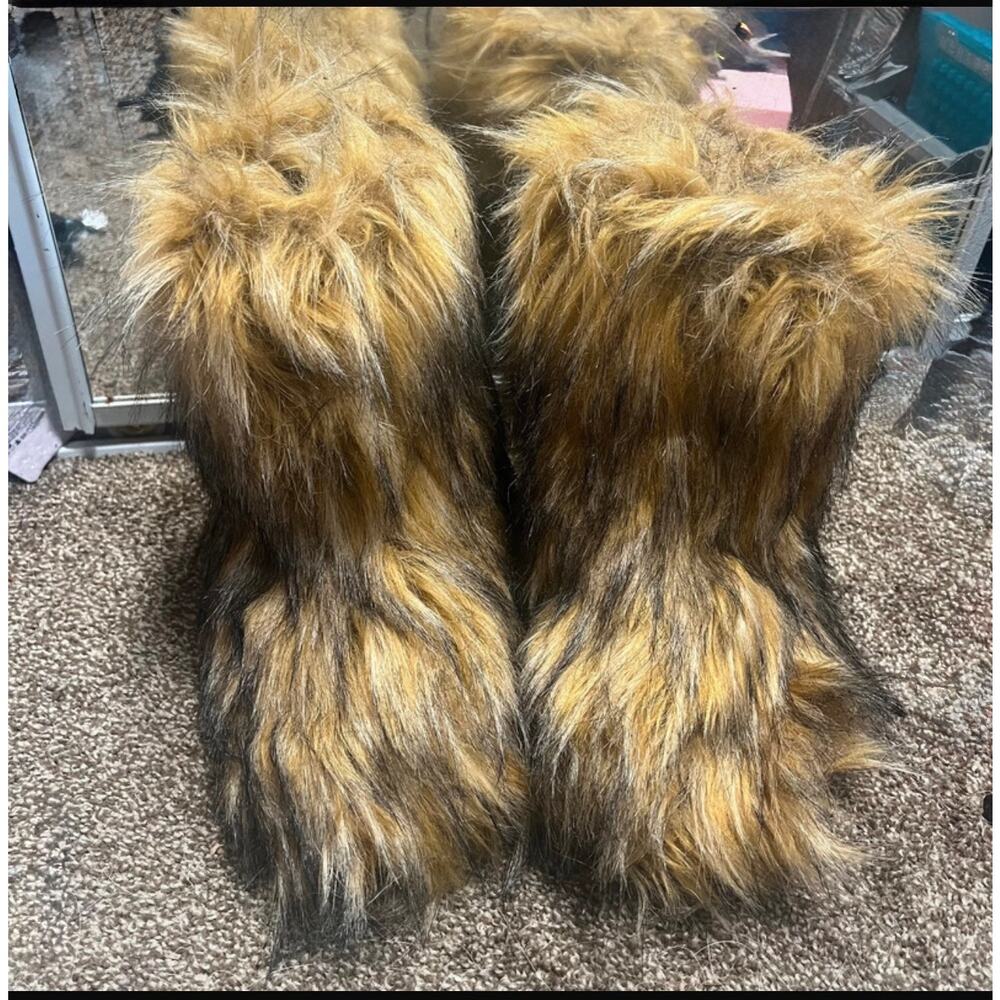 Mid calf full faux fur brown boots 11